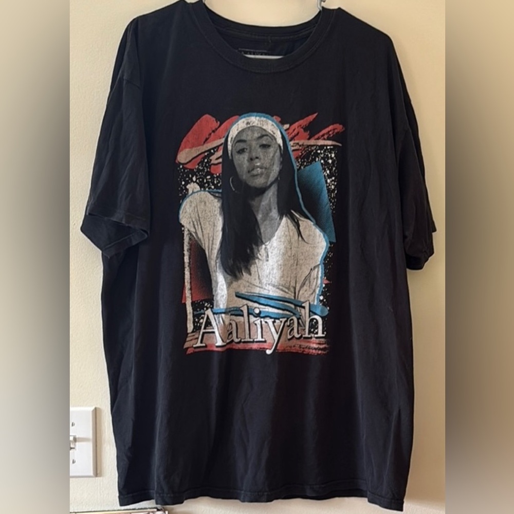 Aaliyah Black Graphic Tee Retro R&B Music Hip Hop Women’s Size XL Extra Large